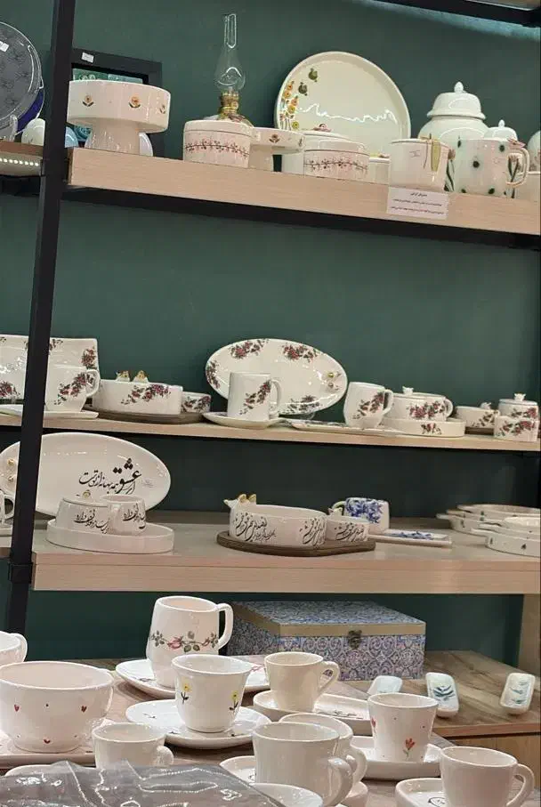 فروشنده پاره وقت گالری هنری و صنایع دستی|استخدام بازاریابی و فروش|تهران, هفت حوض|دیوار