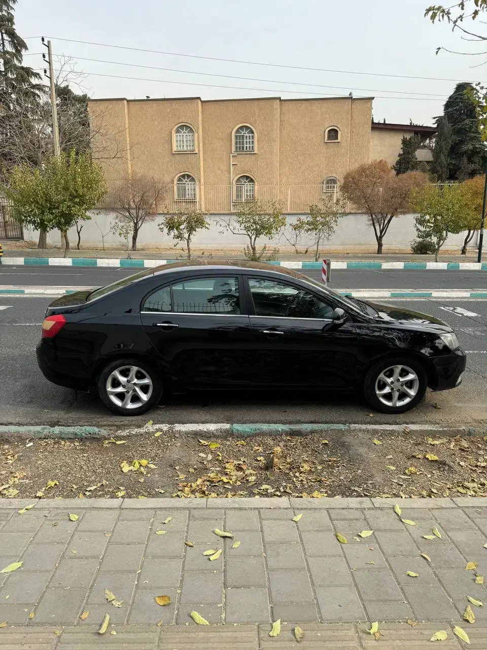 جیلی امگرند دنده‌ای ۲۰۱۳|خودرو سواری و وانت|تهران, ایوانک|دیوار