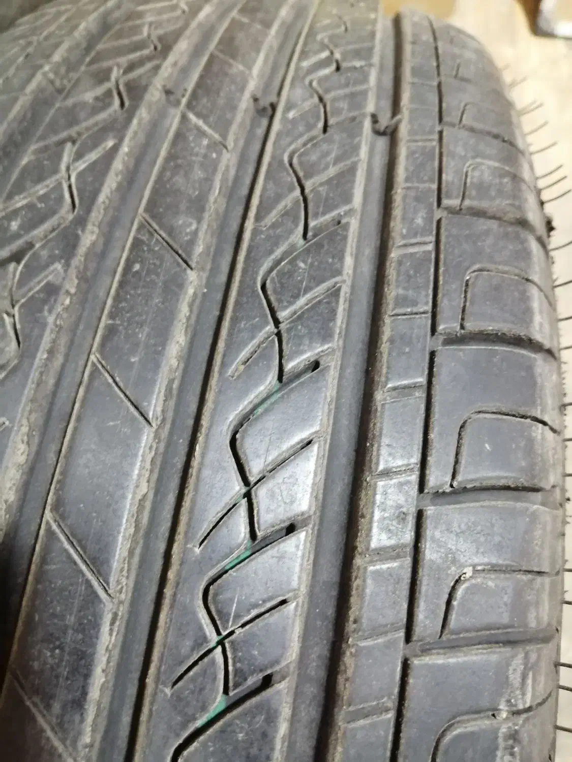 لاستیک کویر 185/65/15 در حد نو|قطعات یدکی و لوازم جانبی|شیراز, انجیر|دیوار