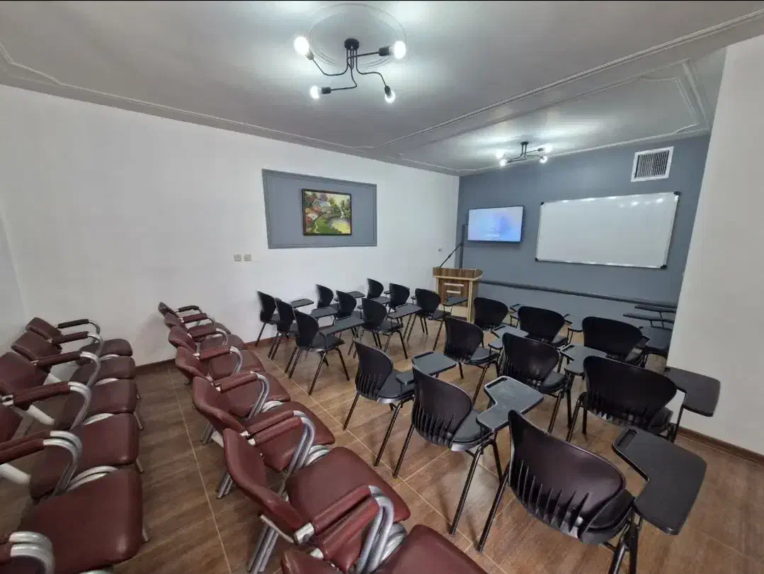 اجاره کلاس آموزش تمیز میدان آزادی|اجارهٔ کوتاه‌مدت دفتر کار و فضای آموزشی|کرمان, |دیوار