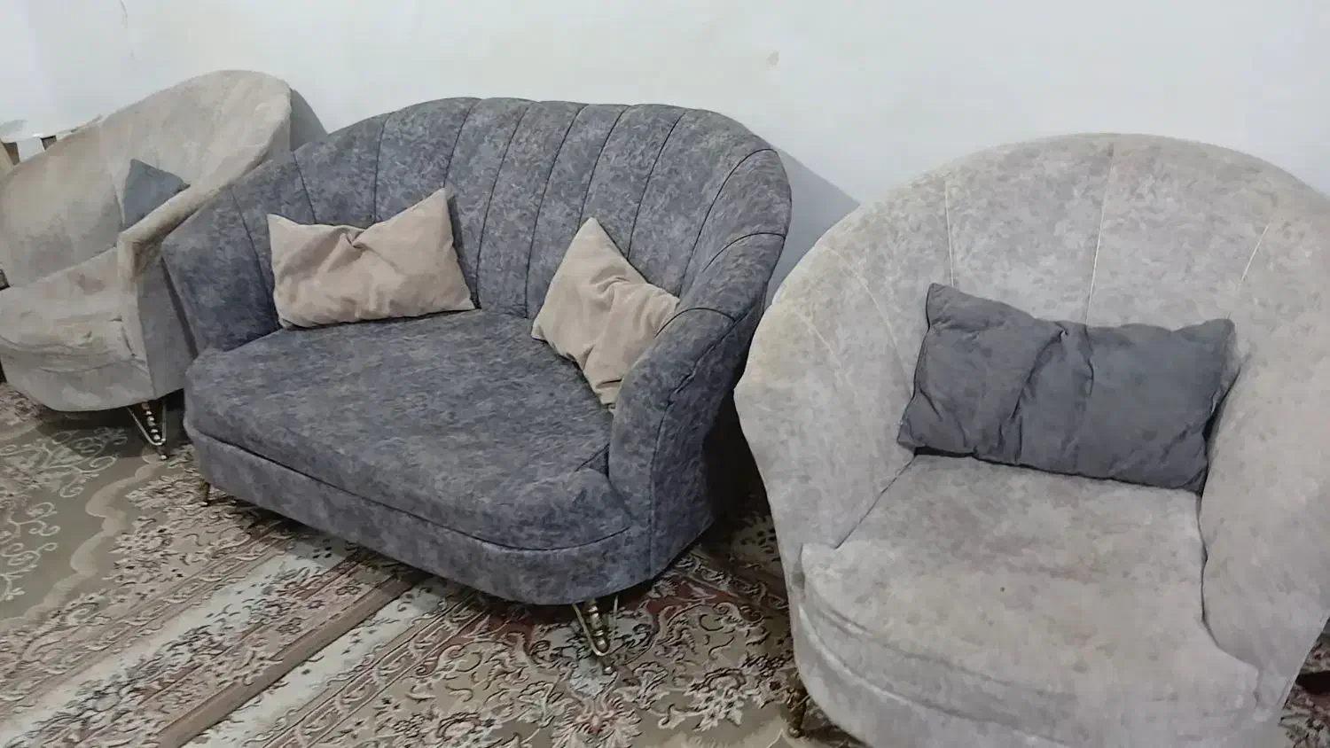 مبل راحتی صدفی پایه فلزی|مبلمان خانگی و میز عسلی|ساری, |دیوار