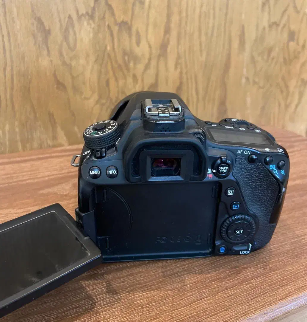 دوربین ۸۰D canon|دوربین عکاسی و فیلمبرداری|برخوار, |دیوار