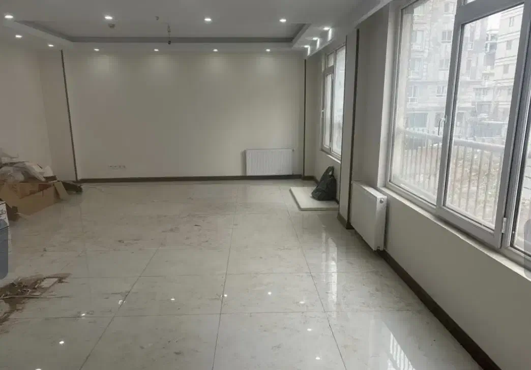 ۸۵ متر/دو خواب/با پارکینگ/پونک ایرانزمین شمالی