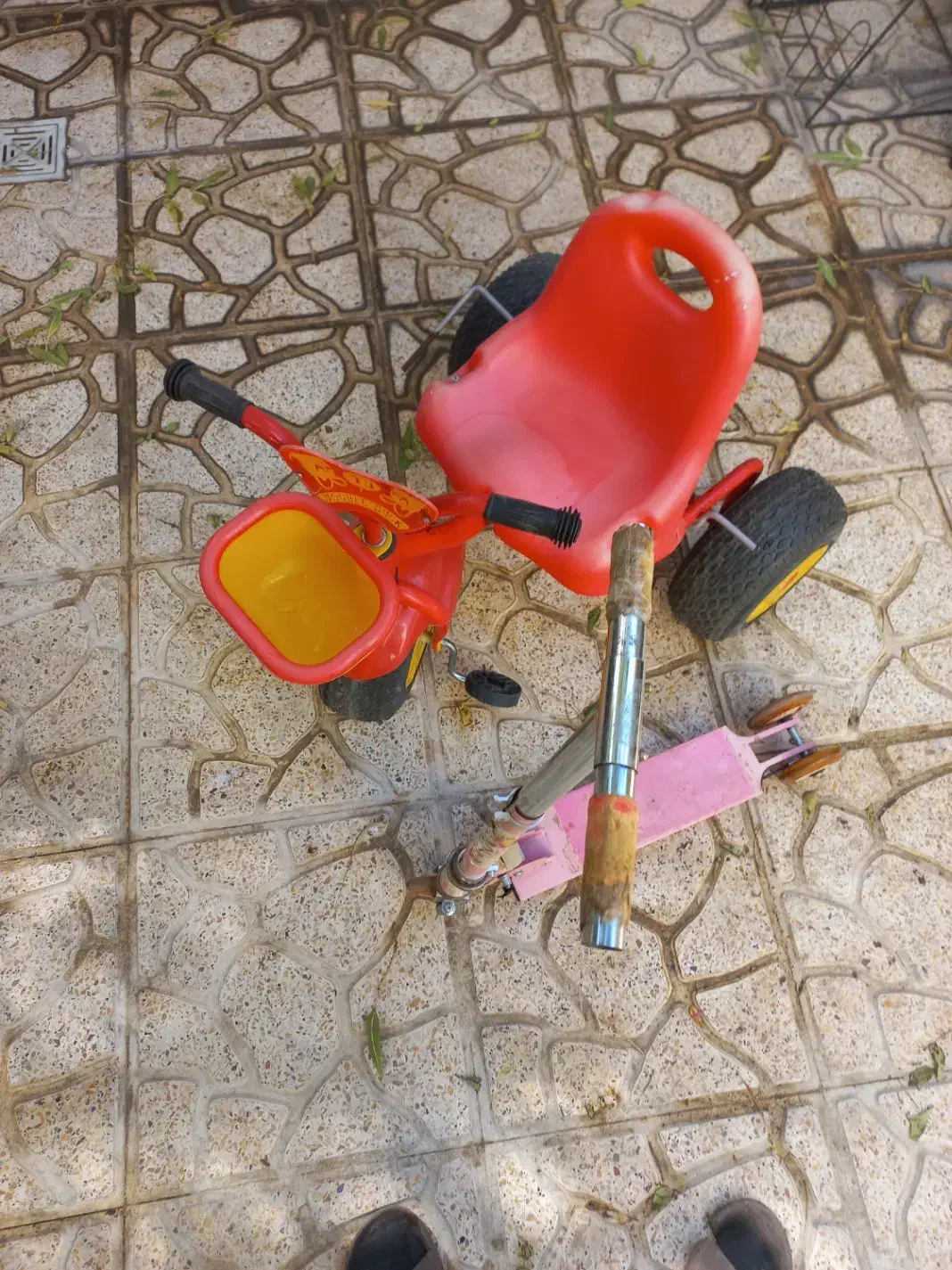 سه چرخه درحدواسکوتر..۱عددرگال ۲طبقه لباس جنس محکم|دوچرخه، اسکیت، اسکوتر|ملایر, |دیوار