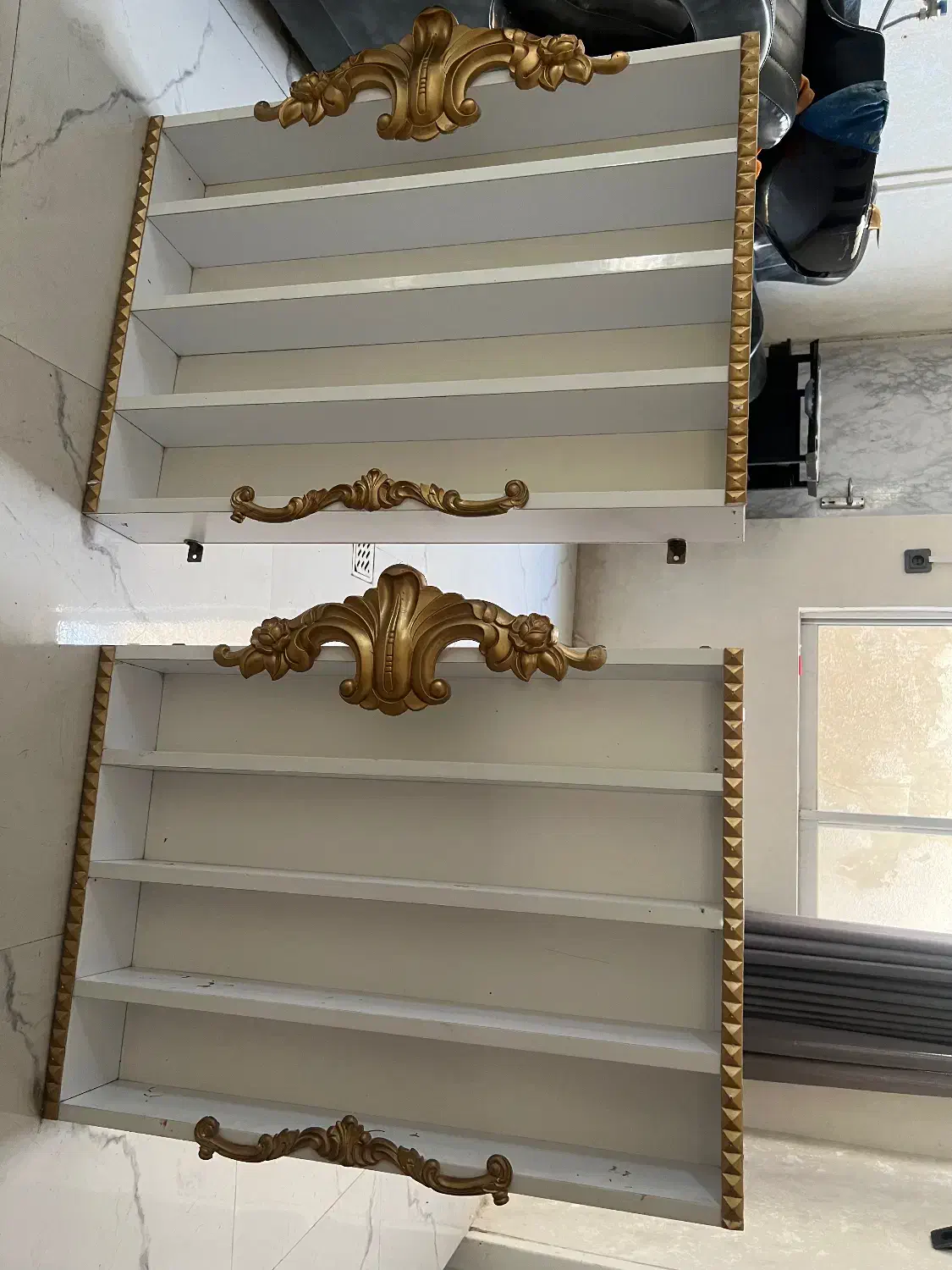 ۲عدد استند لاک در حد نو|آرایشگاه و سالنهای زیبایی|فومن, |دیوار