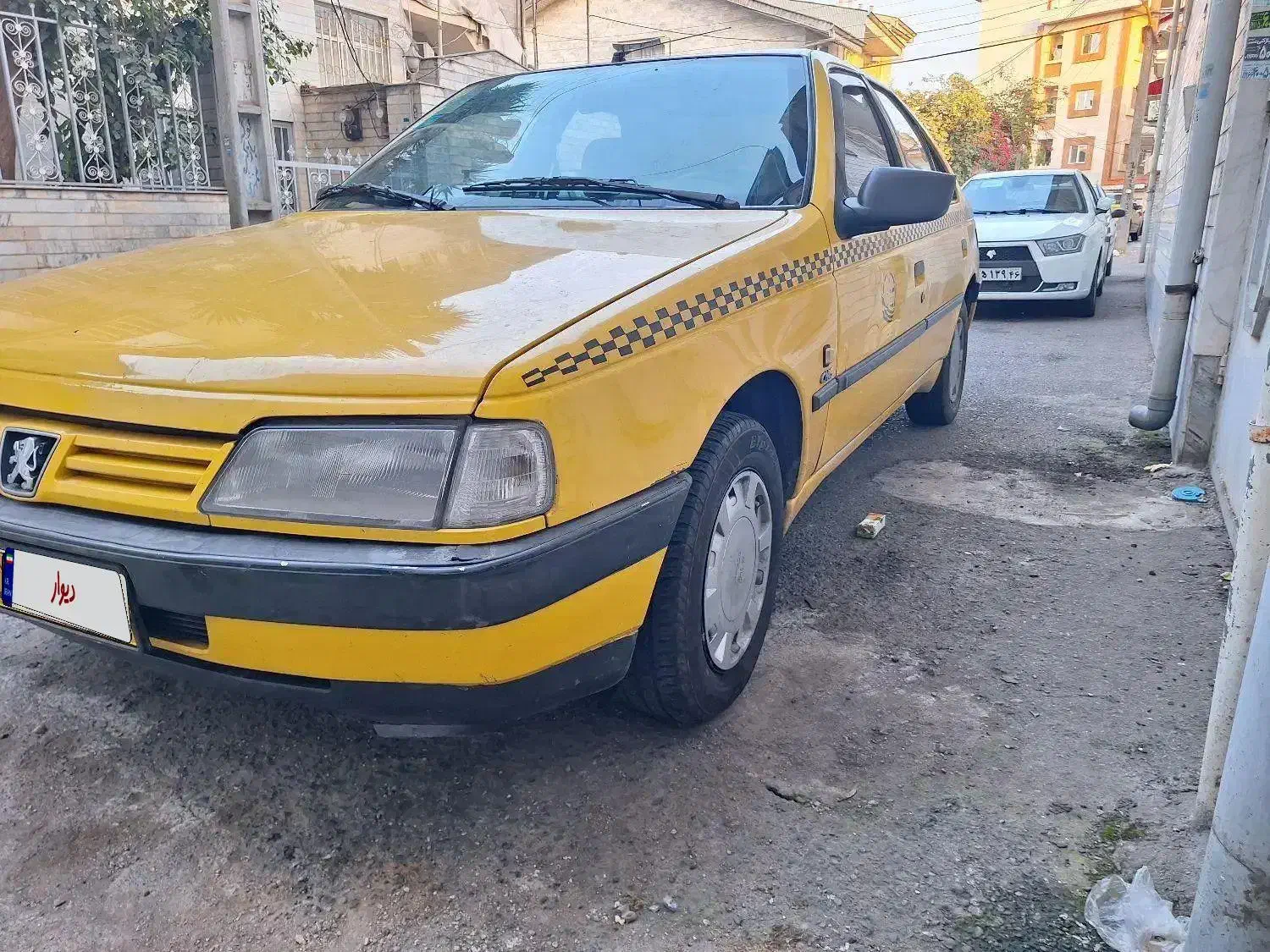 پژو۴۰۵ تاکسی شهری مدل۹۵بیرنگ|خودرو سواری و وانت|رشت, یخسازی|دیوار