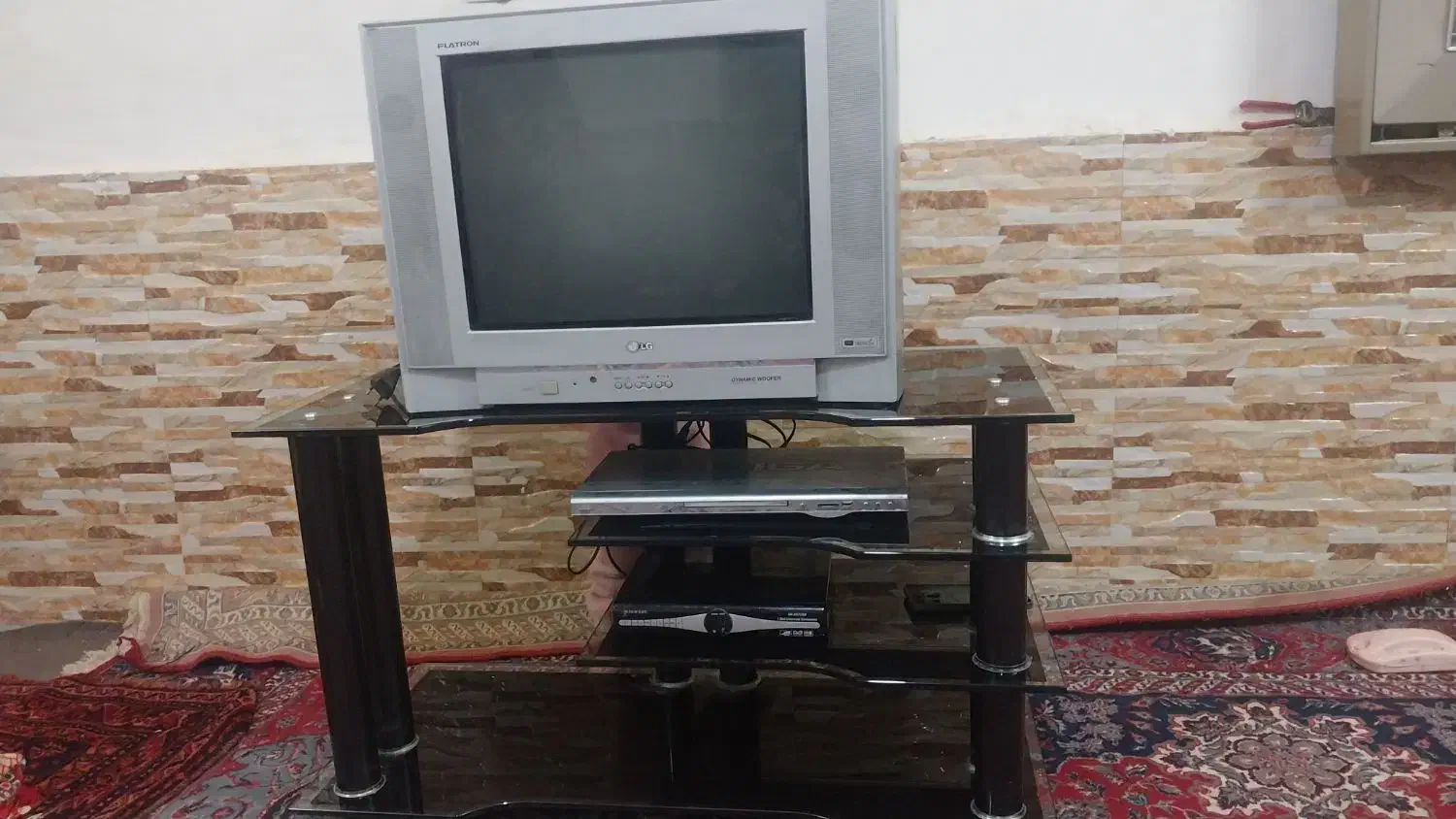 تلویزیون ال جی 21. اینچ و زیر تلویزیونی|تلویزیون و پروژکتور|کازرون, |دیوار