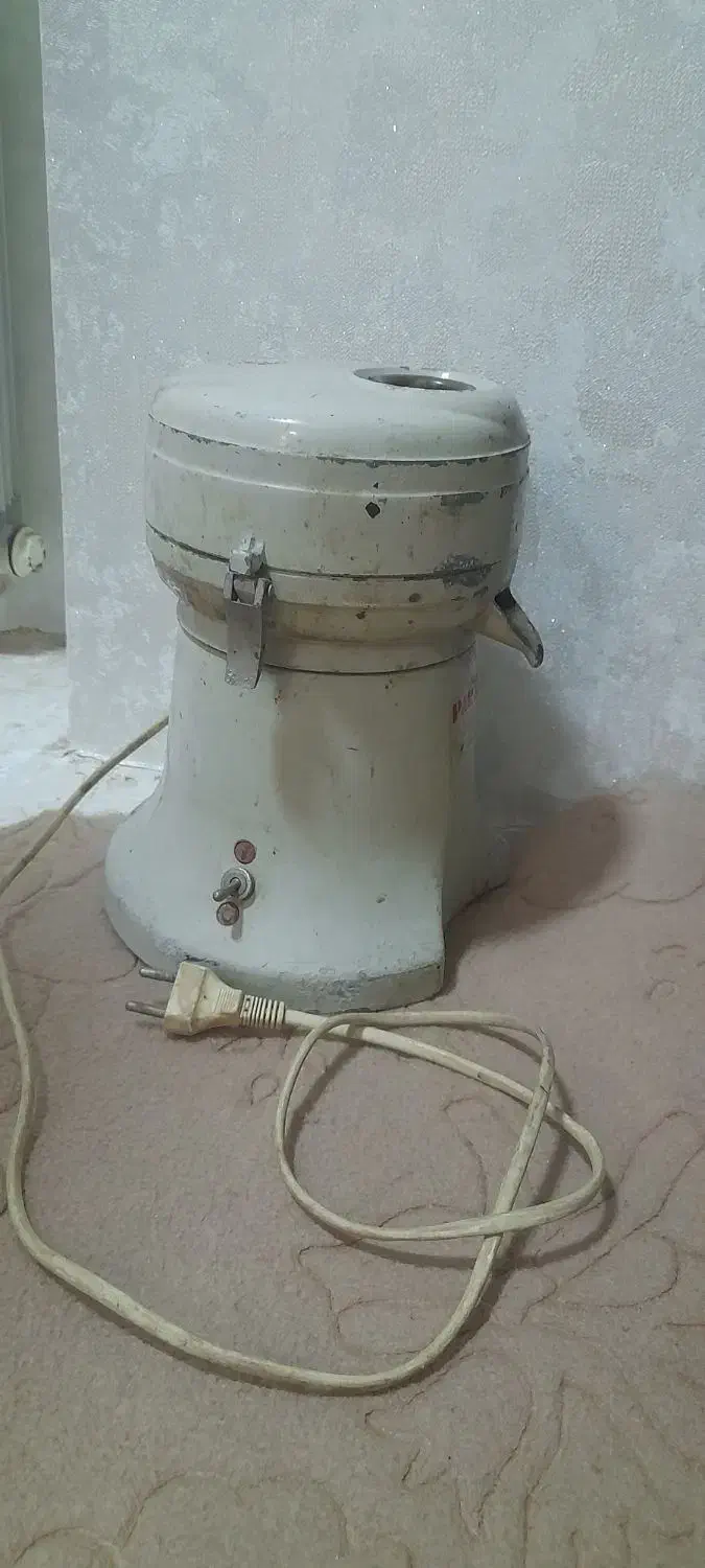 ابنیوه گیر فلزی سنگین|آبمیوه‌گیر و آب‌مرکبات‌گیر|اردبیل, |دیوار