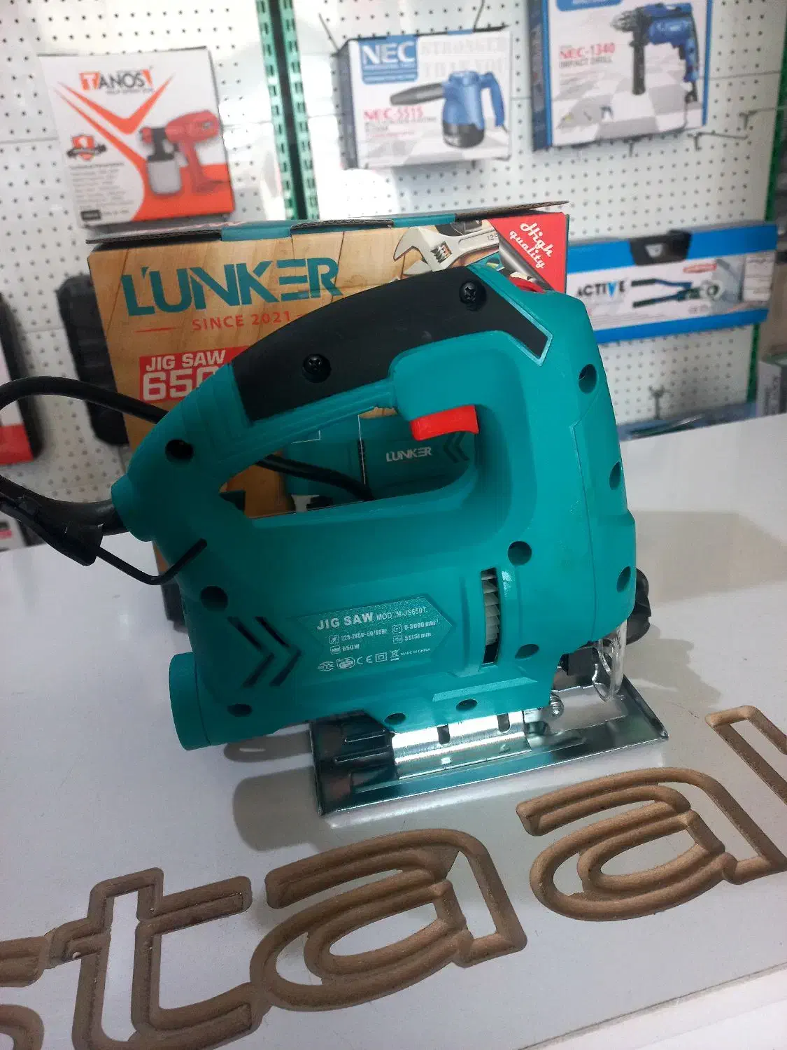 عمود بر لانکر ا ق س ا ط ی|ابزارآلات|زنجان, |دیوار