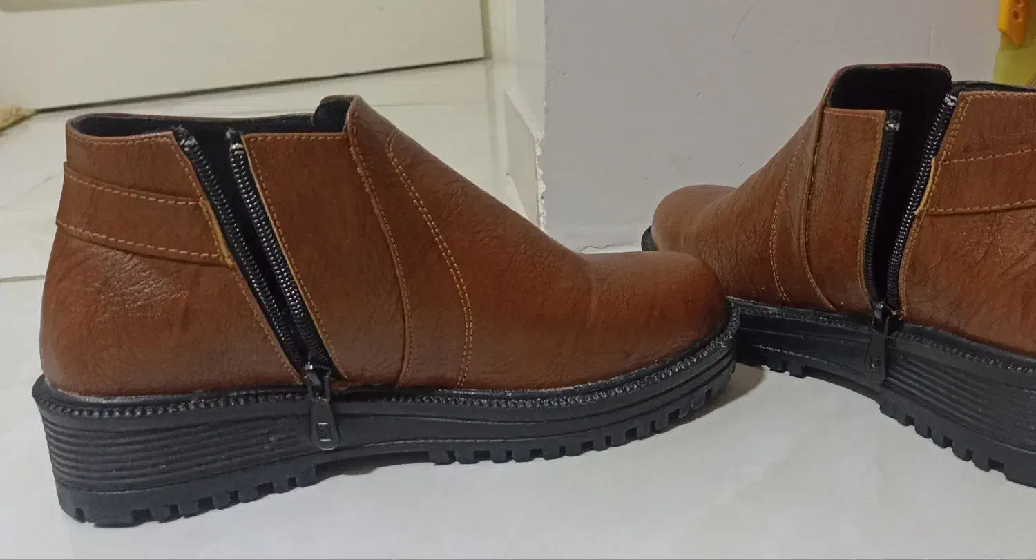 نیم بوت چرم طبیعی نو|کیف، کفش، کمربند|رشت, منظریه|دیوار