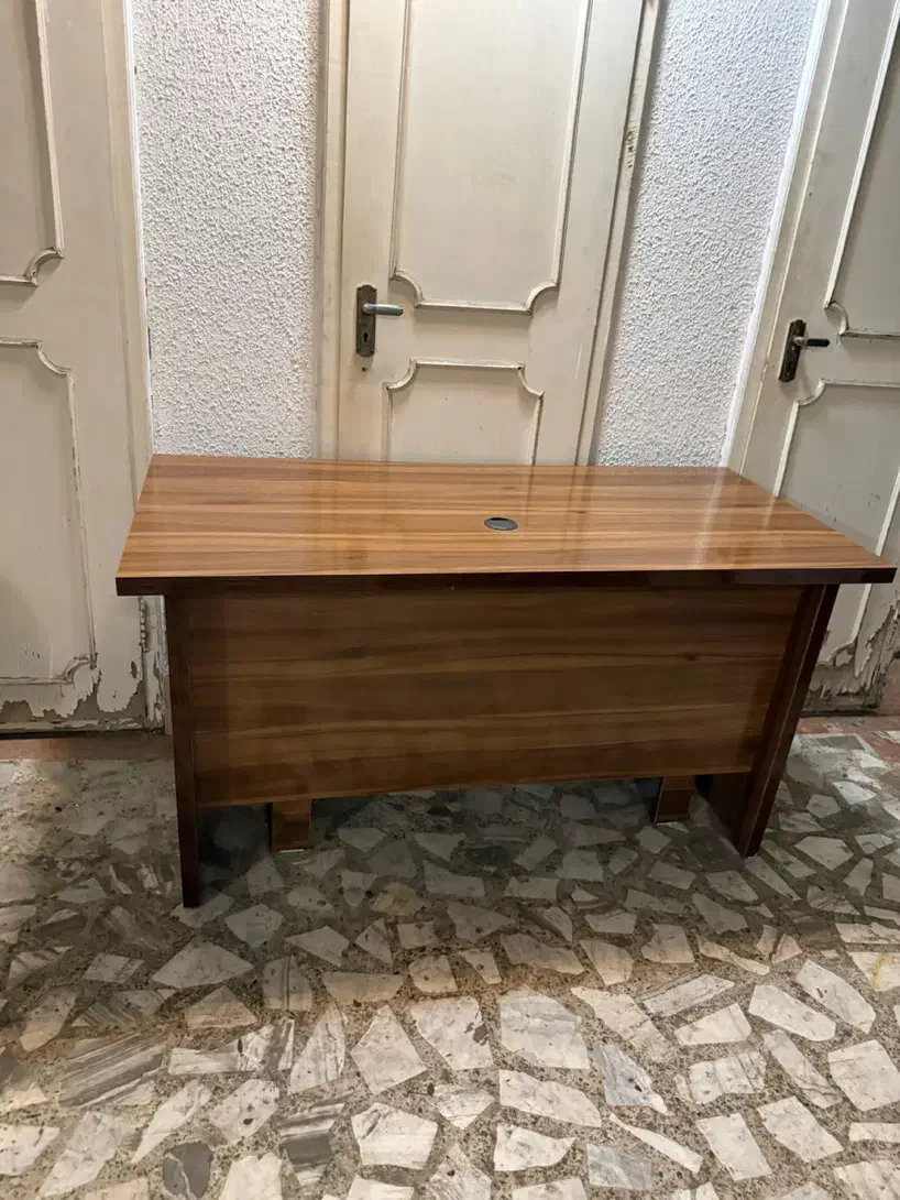 میز اداری|مبلمان اداری|رشت, نامجو|دیوار