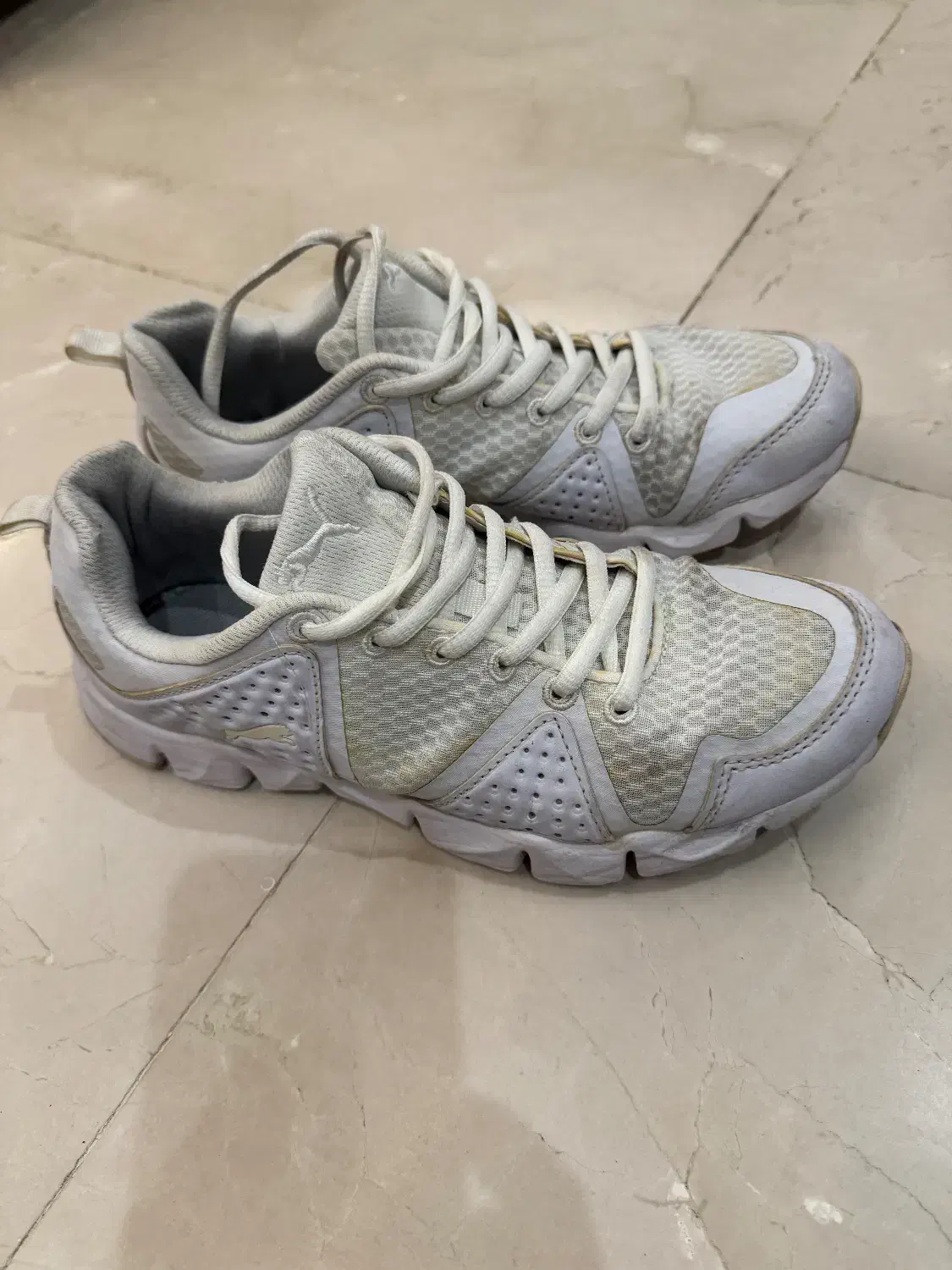 کتونی پوما سایز ۳۹ رنک سفید|کیف، کفش، کمربند|گلپایگان, |دیوار