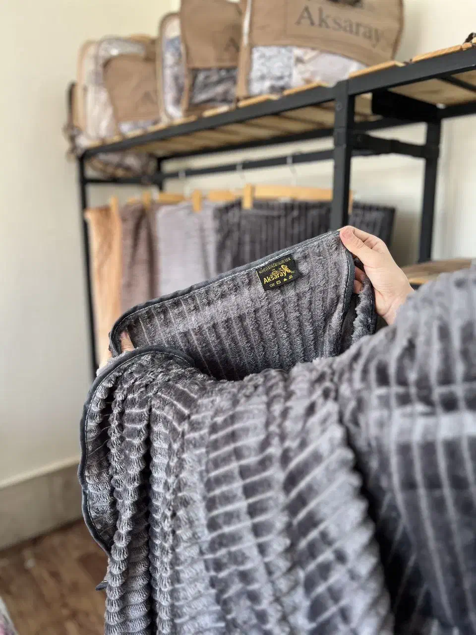 پتوی ژلهای آکسارای|رختخواب، بالش، پتو|تهران, عبدلآباد|دیوار