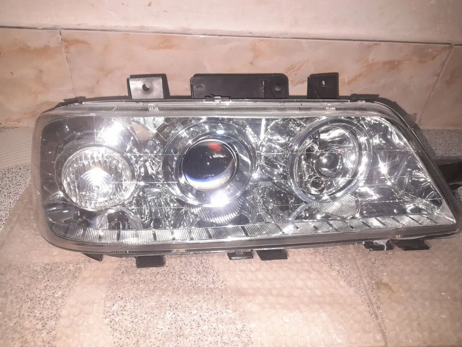 چراغ راست اس ال اکس تکی|قطعات یدکی و لوازم جانبی|کهنوج, |دیوار