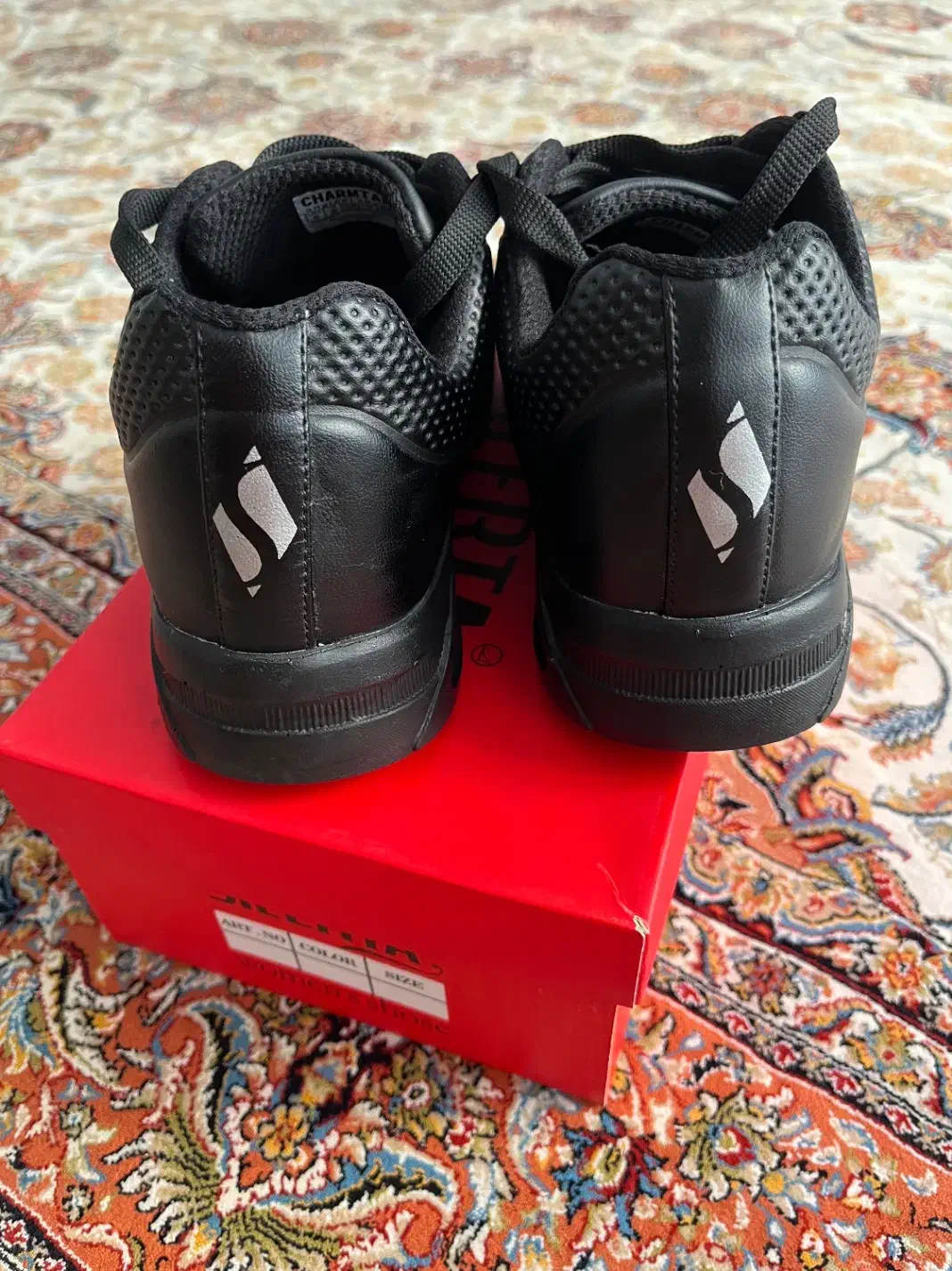 کفش اسکیچرز زنانه سایز ۳۹|کیف، کفش، کمربند|شاهین‌شهر, نظامی|دیوار