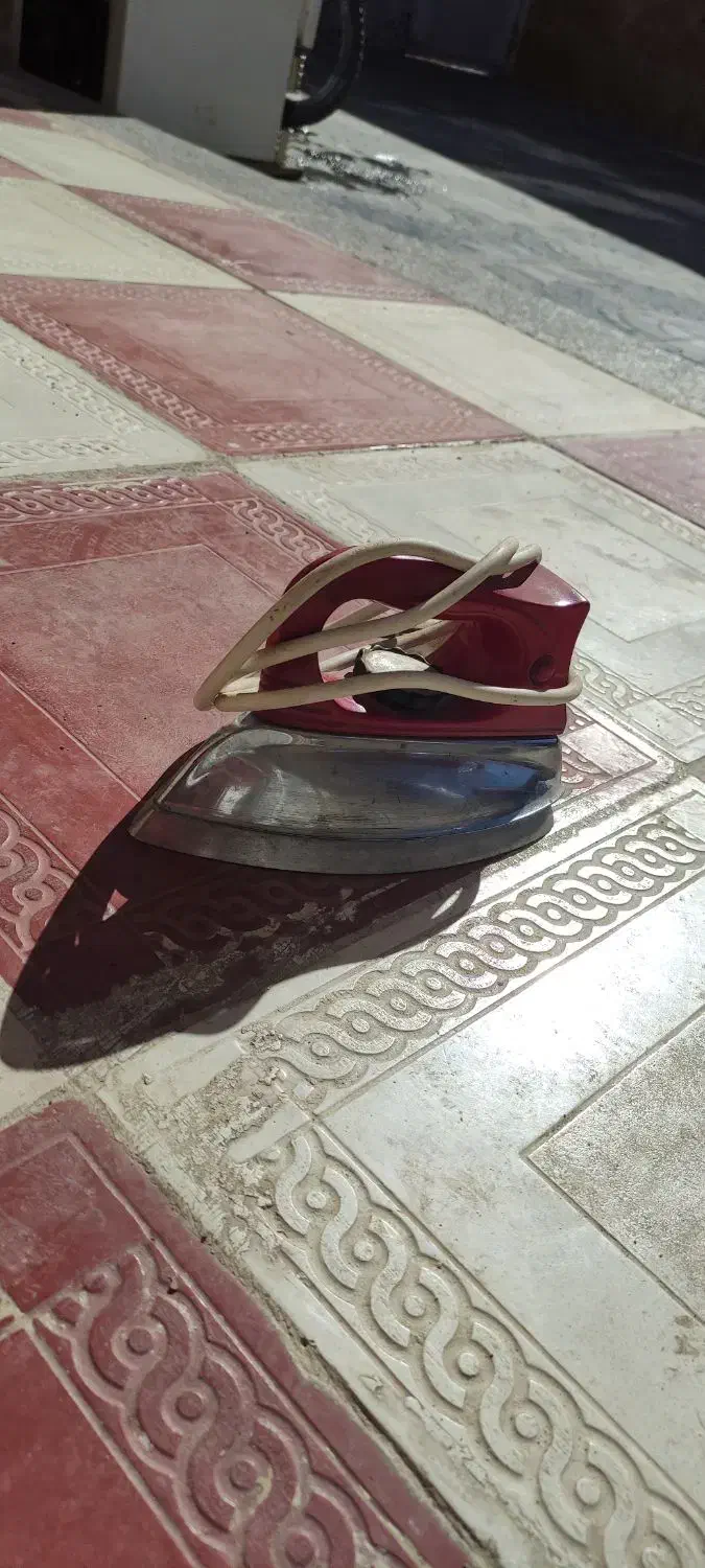 گوشت چرخ کنی و آبمیوه گیری و اتو|اتو و لوازم اتو|بروجن, |دیوار