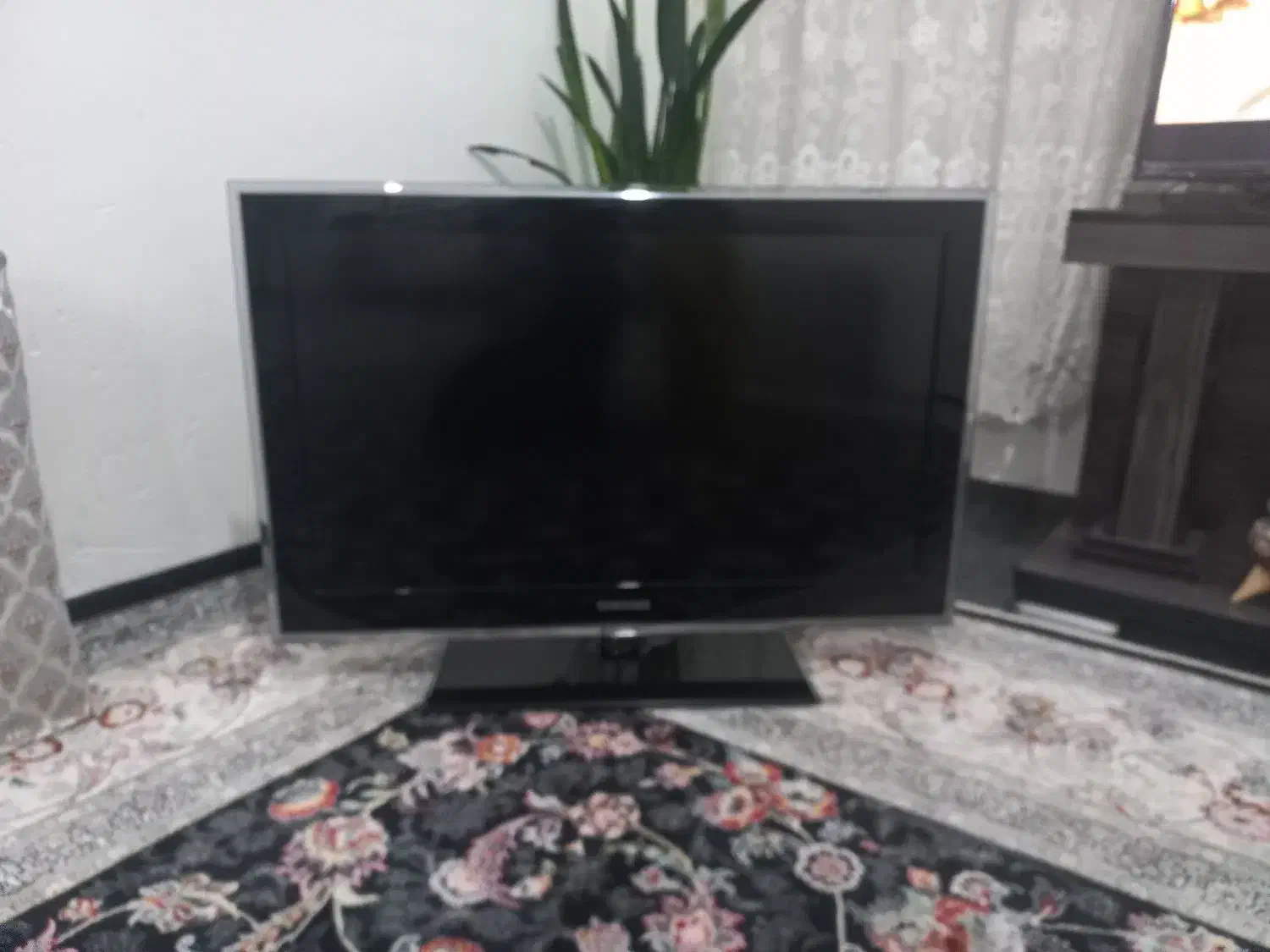 LCD 32 اینچ|تلویزیون و پروژکتور|دورود, |دیوار