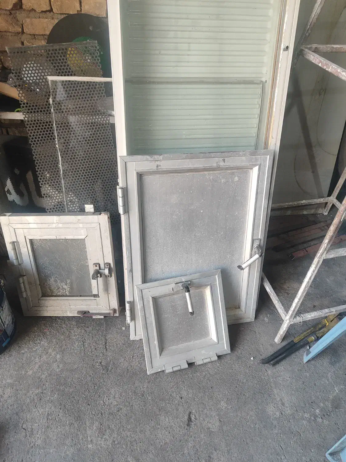 پنجره آلومینیومی|مصالح و تجهیزات ساختمان|حمیدیا, |دیوار