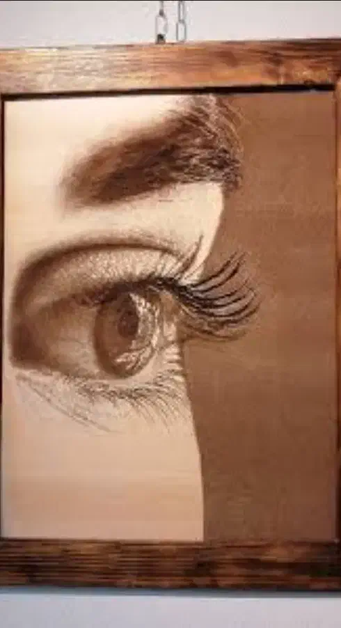 حکاکی چهره روی چوب ( ویژه روز مادر )|تابلو، نقاشی، عکس|قم, بیست متری ولیعصر|دیوار