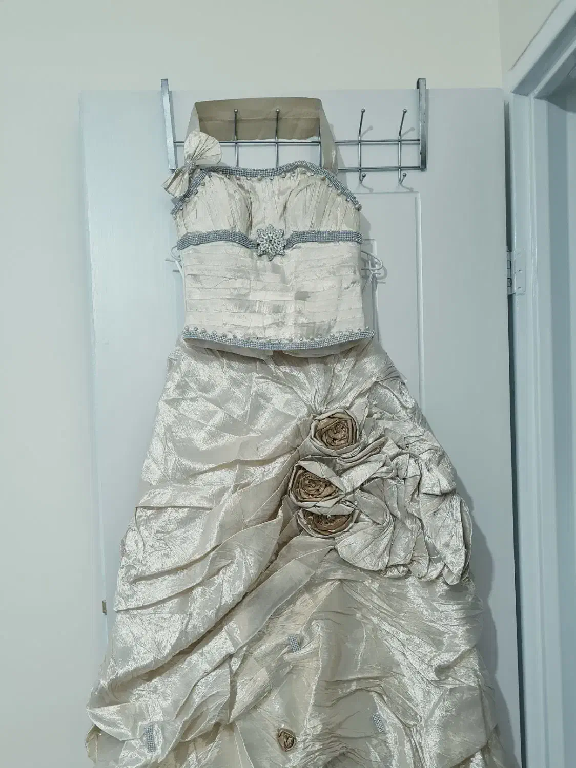 پیراهن نامزدی|لباس|گلپایگان, |دیوار