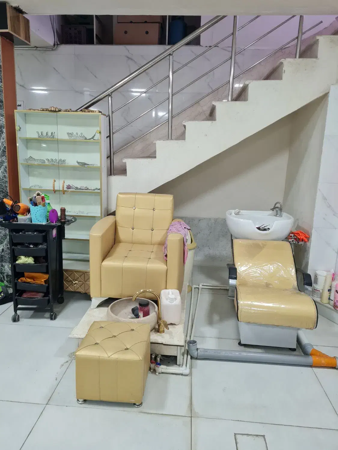 وسایل آرایشگاه در حدنو همشون بفروش میرسه|آرایشگاه و سالن‌های زیبایی|مشگین شهر, |دیوار