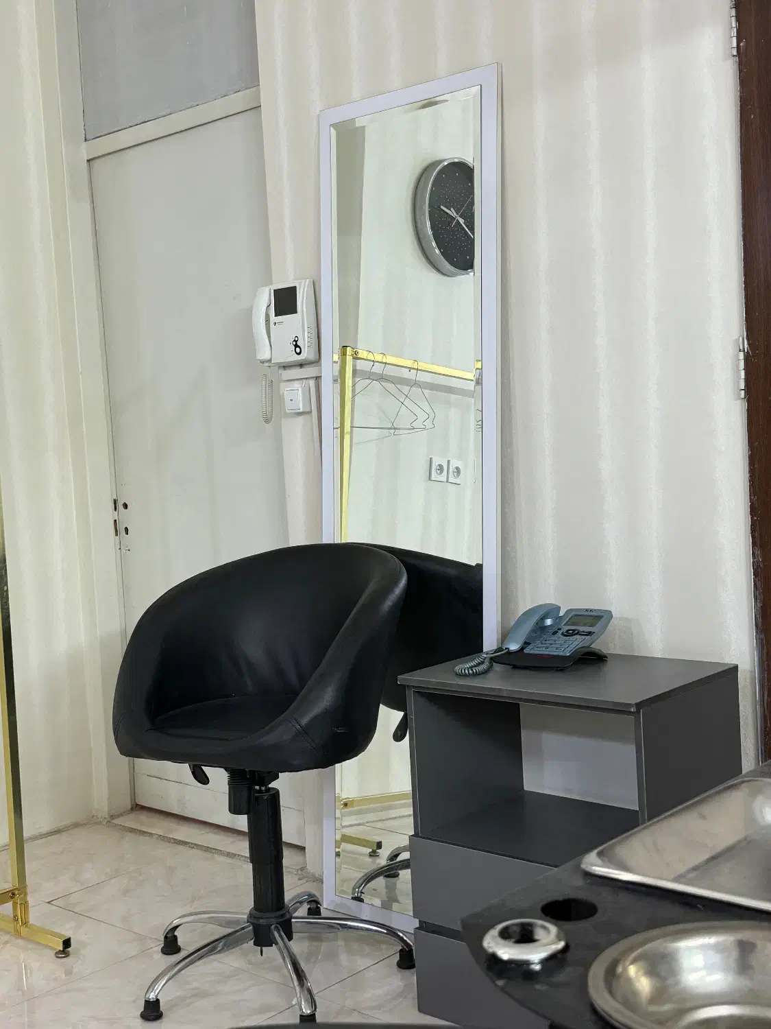 لوازم سالن زیبایی در حدنو|آرایشگاه و سالن‌های زیبایی|تهران, نیکنام|دیوار