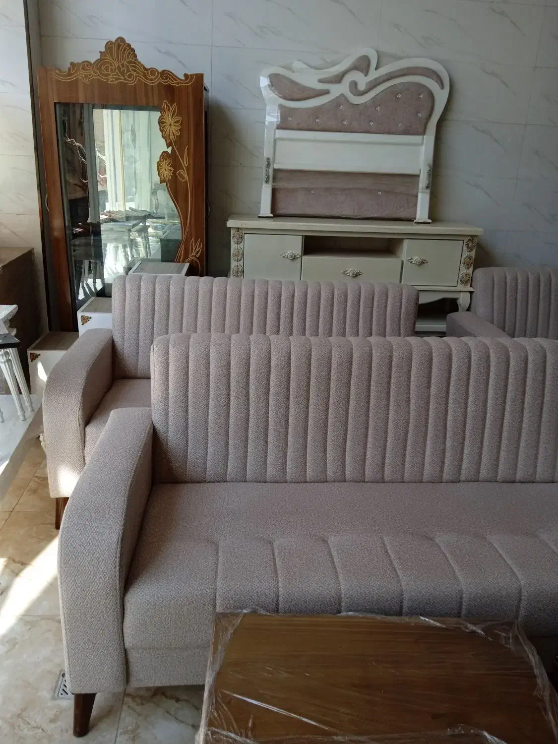 مبلمان ناصر|مبلمان خانگی و میز عسلی|میاندوآب, |دیوار