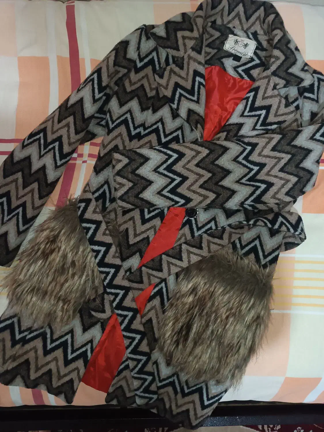 پالتو|لباس|مراغه, |دیوار