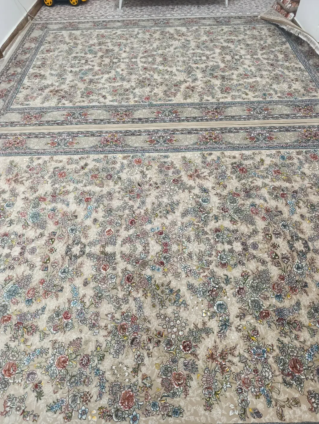 پنج عدد فرش 2/3بخاطر نیاز مالی می فروشم|فرش|مهاباد (آذربایجان غربی), |دیوار