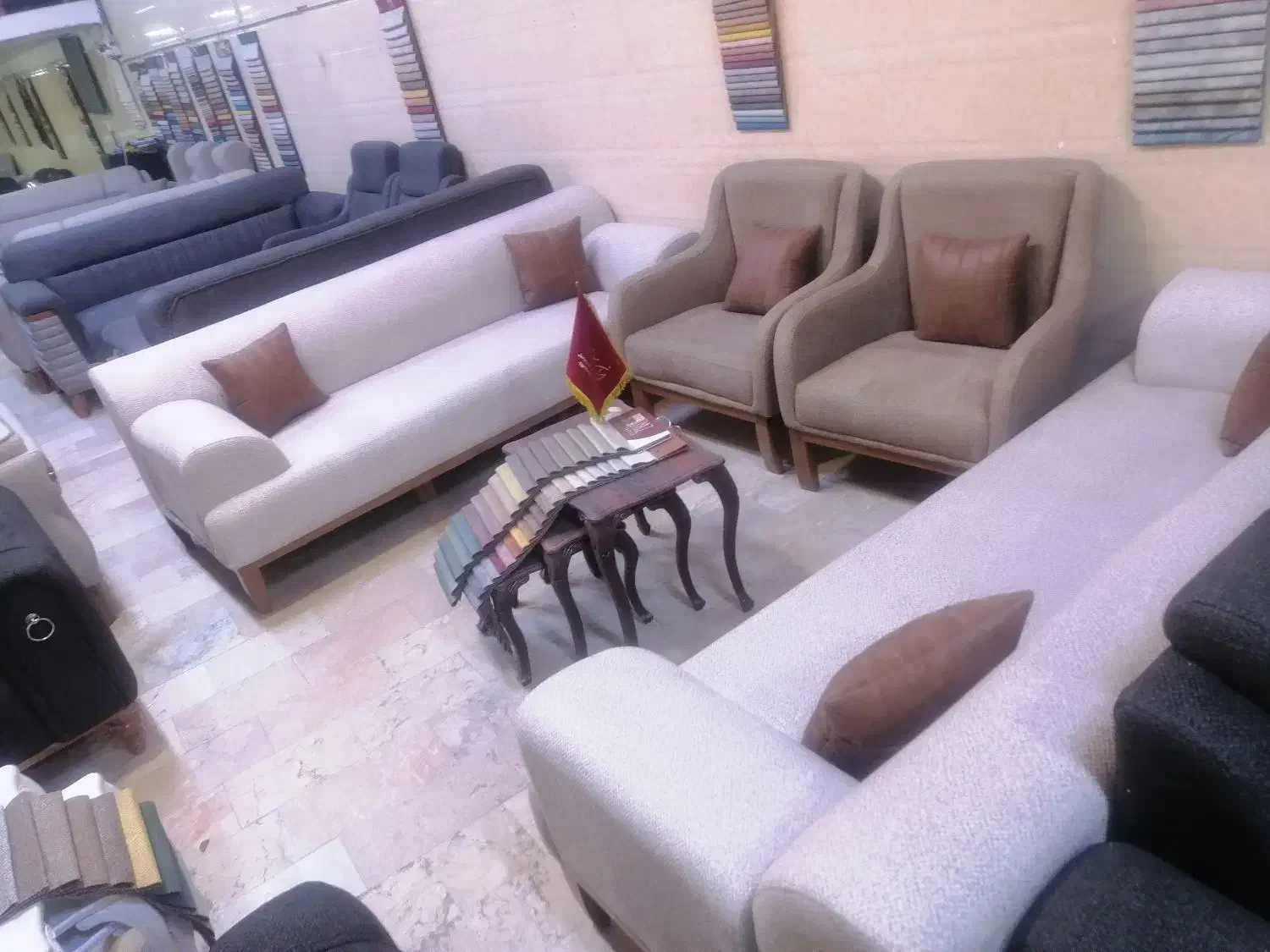 مبل  باشکوه|مبلمان خانگی و میز عسلی|مشهد, شیرحصار|دیوار