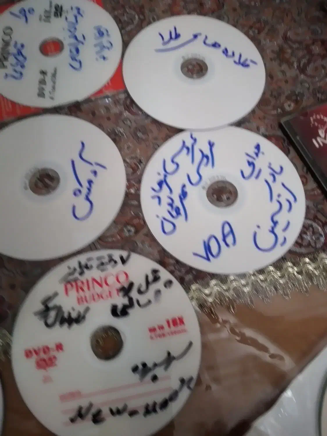 ۲۳۰ عدد سی دی به فروش میرسد|فیلم و موسیقی|رشت, بوسار|دیوار