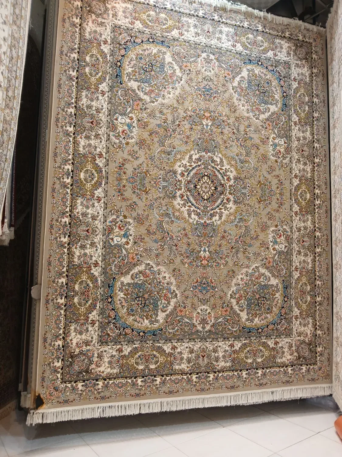 رو فرش ی۱۲ متری مشهد|روفرشی|مشهد, کارگران|دیوار