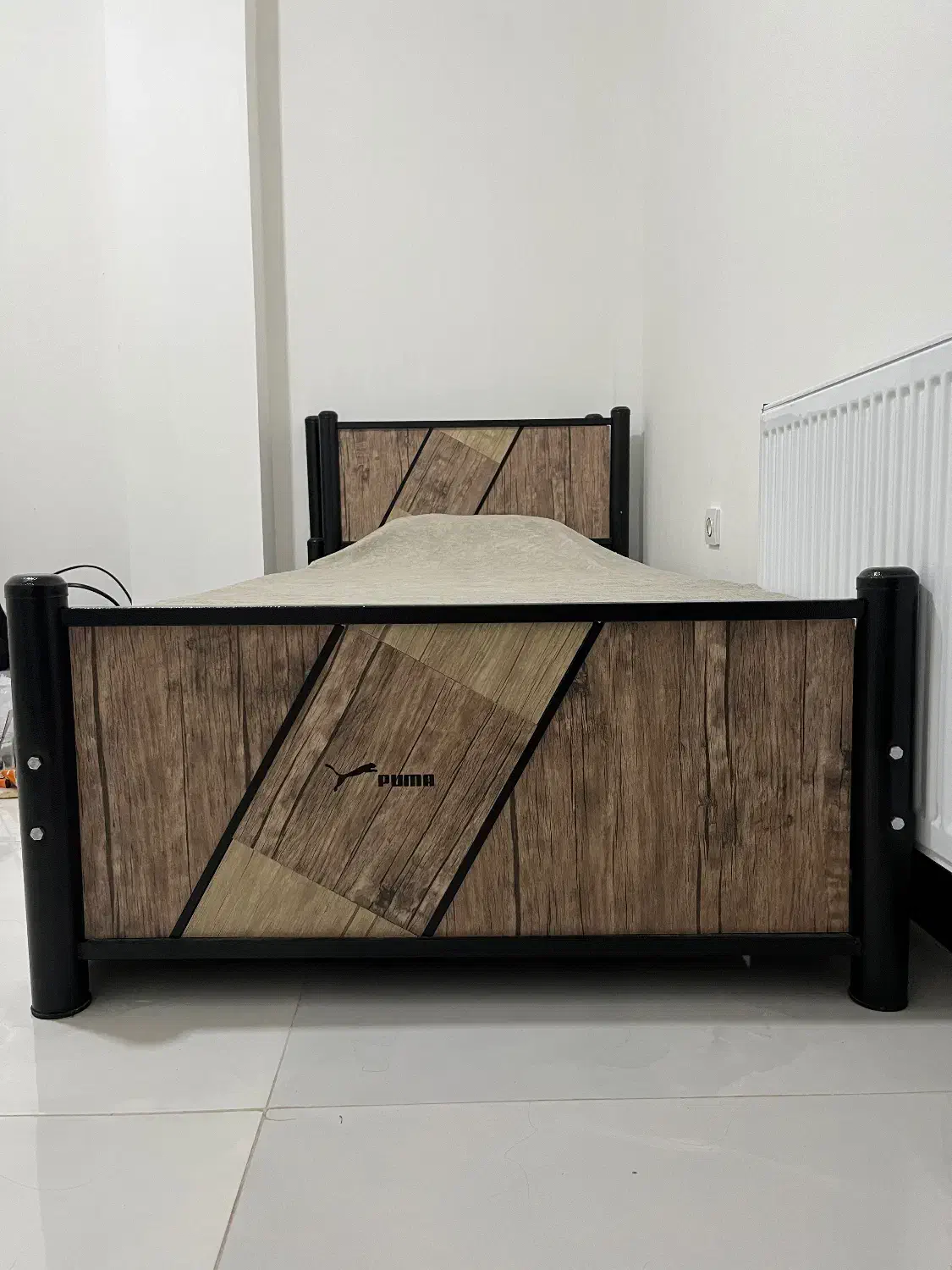 ۲ عدد تخت تک‌نفره پوما|تخت و سرویس خواب|هادی شهر, |دیوار