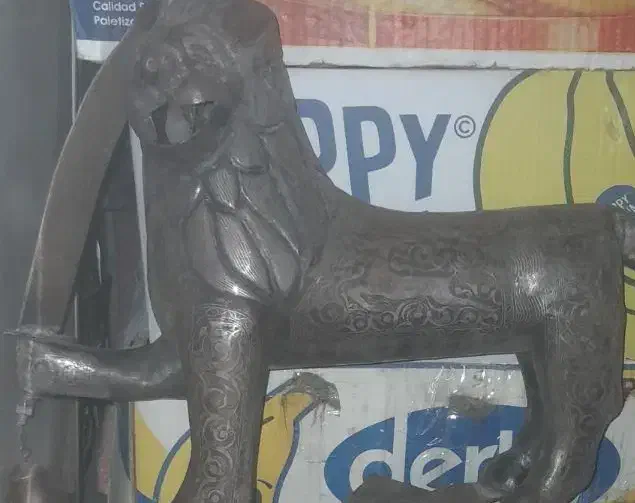 شیر عَلَمات مُحَرَم. عَلَم ، عَلامَت هیئت|کلکسیون اشیاء عتیقه|تهران, جوادیه تهرانپارس|دیوار