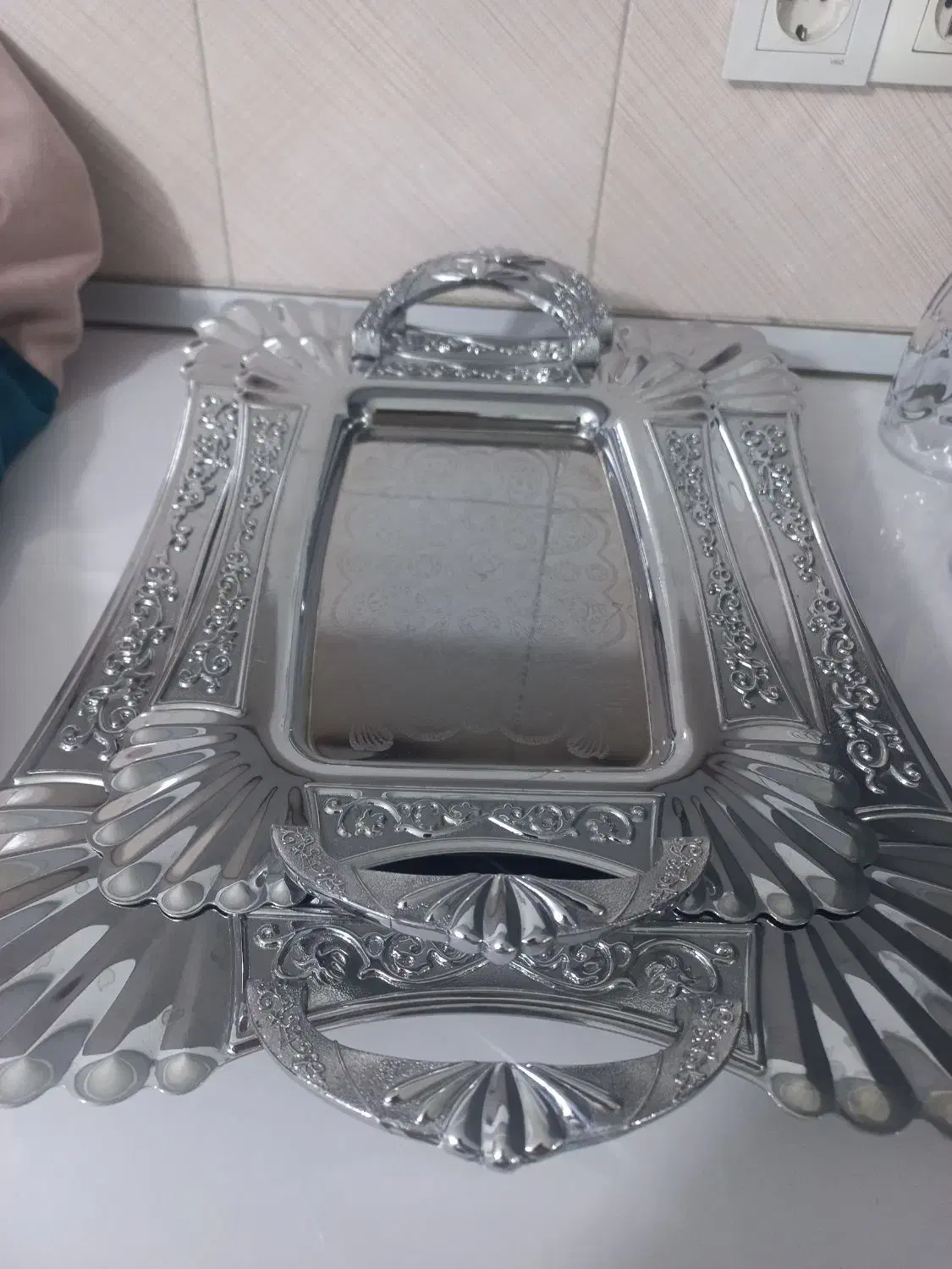 دوعدد سینی مارک درجه یک|ظروف سرو و پذیرایی|دهگلان, |دیوار