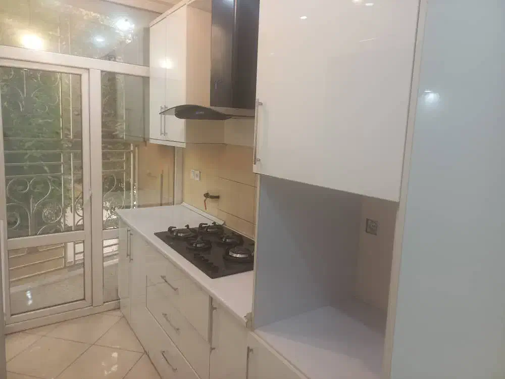 ۶۲متر آسانسور و انباری و بالکن رهن کامل