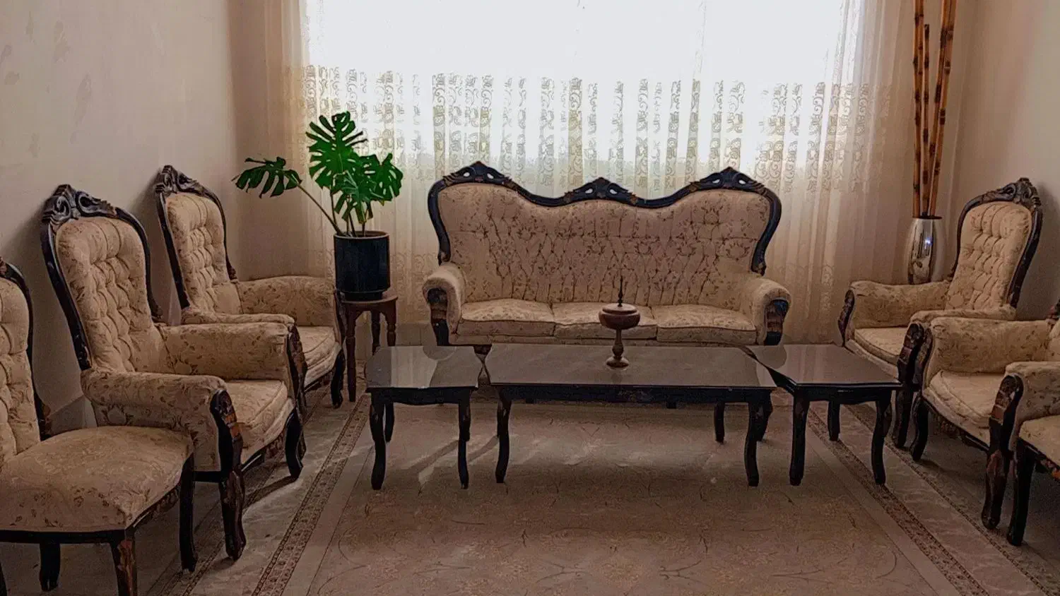 مبل سلطنتی 9نفره سالم|مبلمان خانگی و میز عسلی|تربتحیدریه, آغوی|دیوار