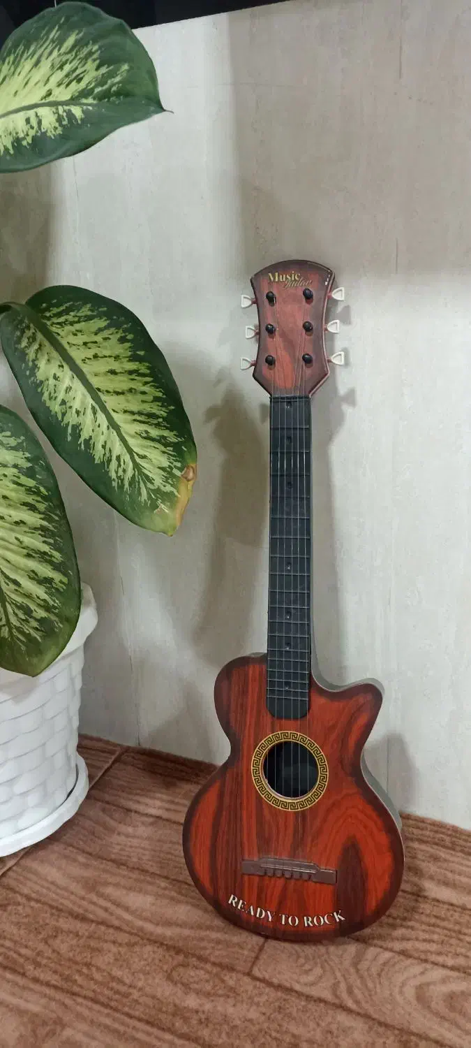 گیتار آتشین|گیتار، بیس، امپلیفایر|سردشت, |دیوار