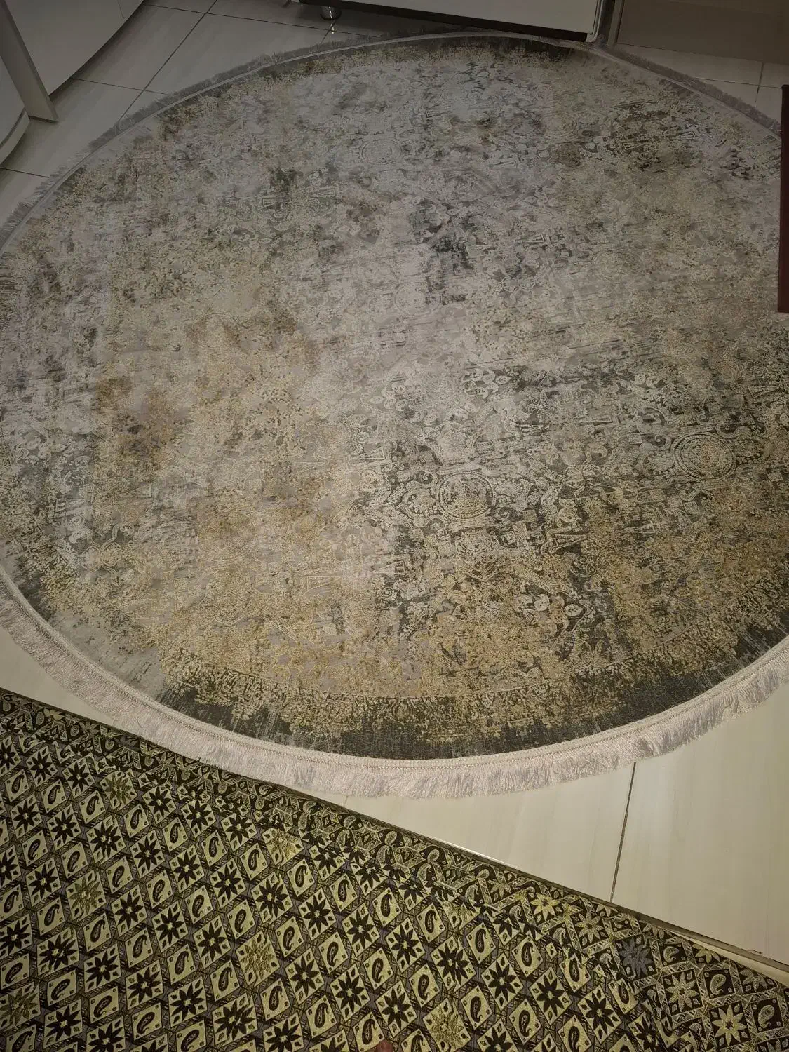 فرش گرد کاشان|فرش|کرج, ساسانی (قلمستان)|دیوار