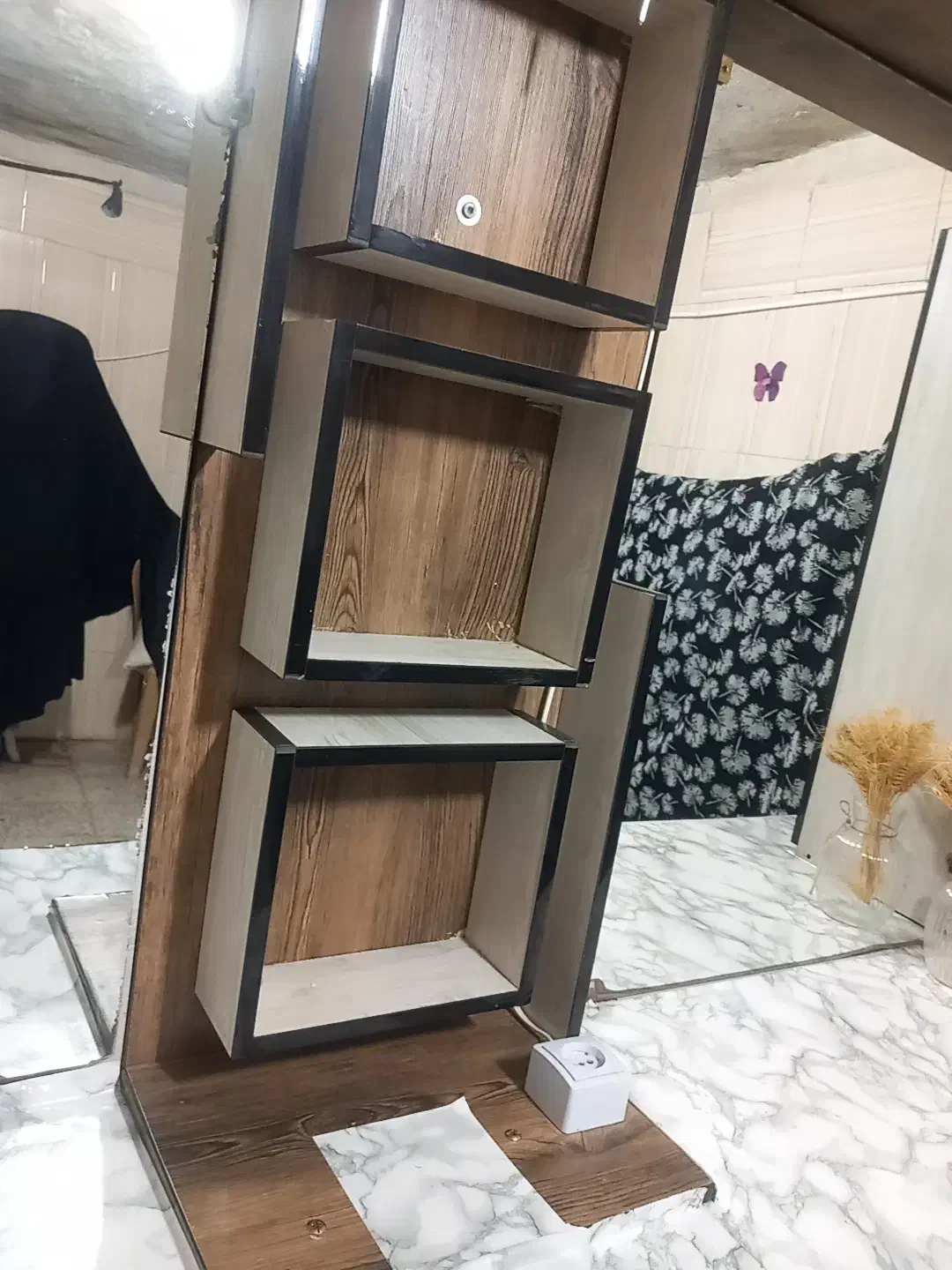 میز آرایشگاه|آرایشگاه و سالنهای زیبایی|مهران (ایلام), |دیوار