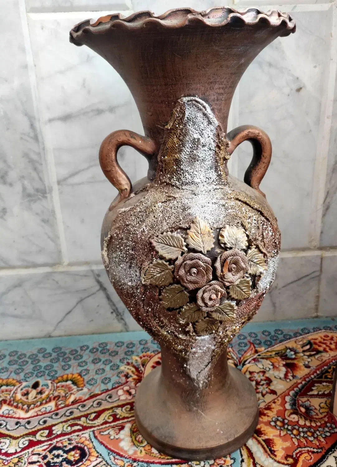 گلدان بزرگ تزیینی یدونه گل بزرگ هم داره همراهش|گل مصنوعی|اردکان, |دیوار