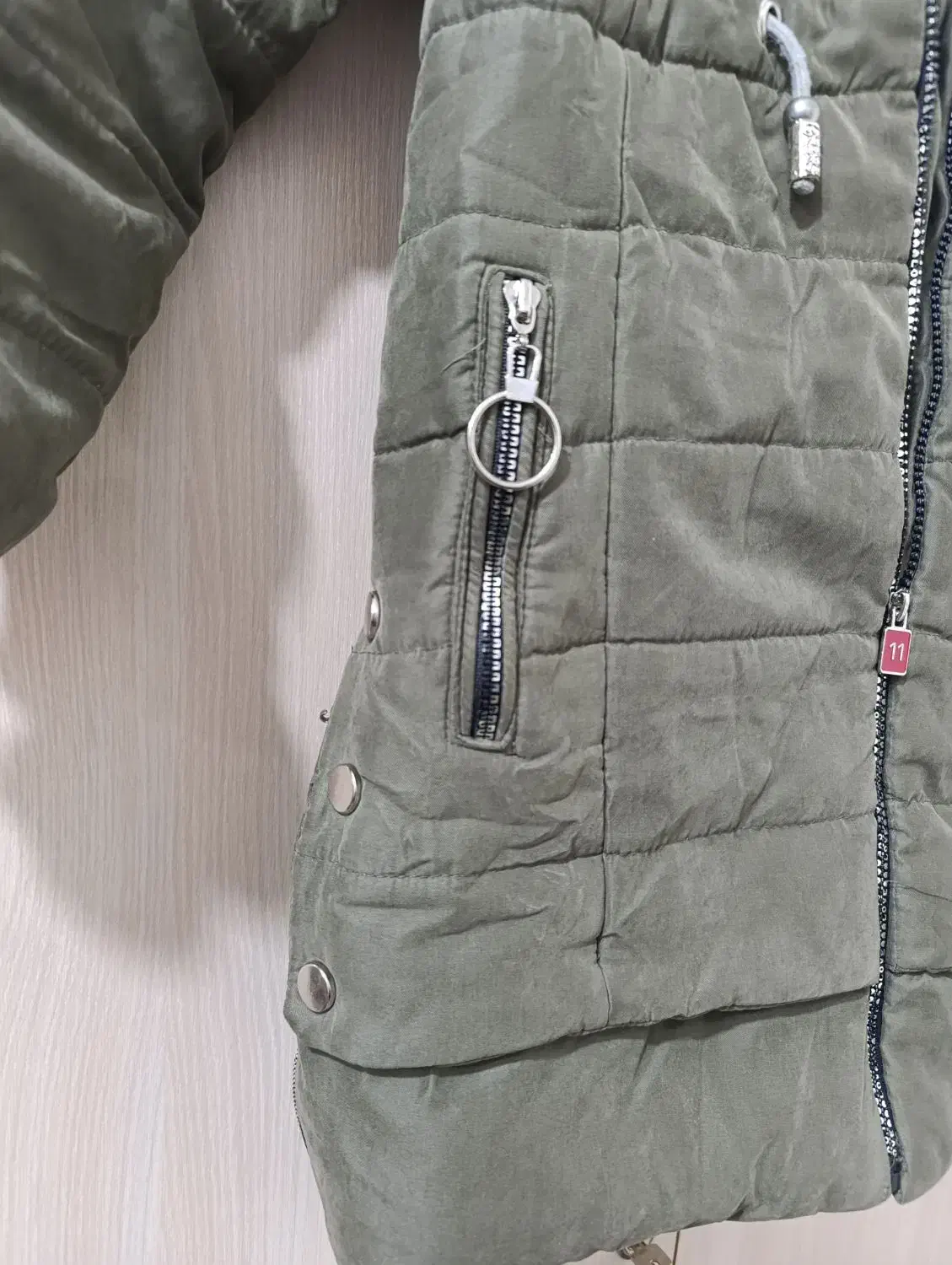 کاپشن|لباس|بروجرد, |دیوار