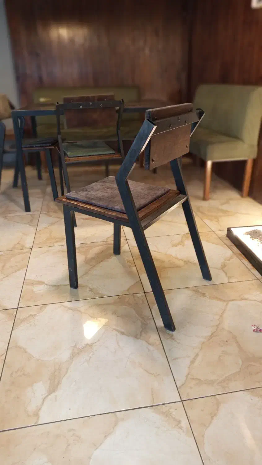 صندلی فلزی و چوبی با پارچه درجه یک|صندلی و نیمکت|ابهر, |دیوار