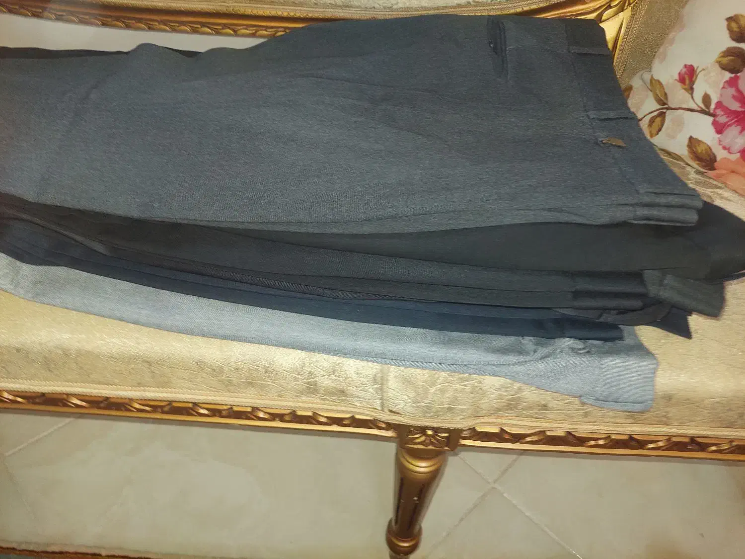 شلوار پارچه ای و کِشی تُرک|لباس|چمستان, |دیوار