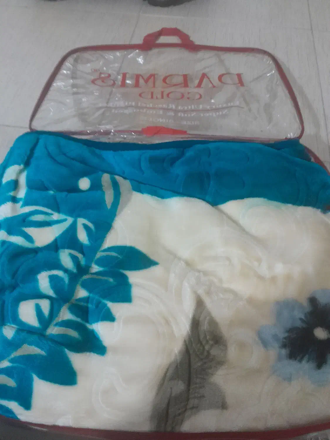 پتو|رختخواب، بالش، پتو|قدس, شهرقدس|دیوار