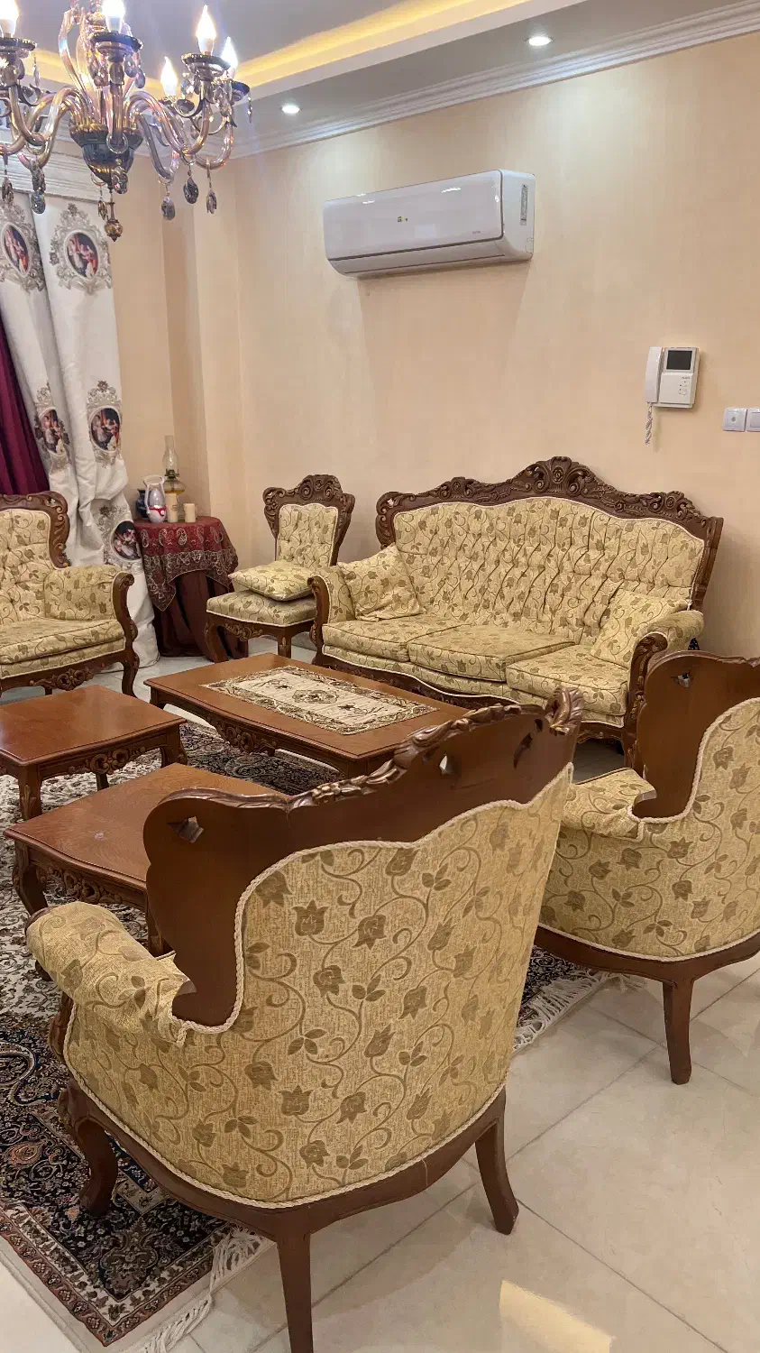 مبل ۹ نفر و میز نهار خوری ۸|مبلمان خانگی و میز عسلی|رشت, چله خانه|دیوار