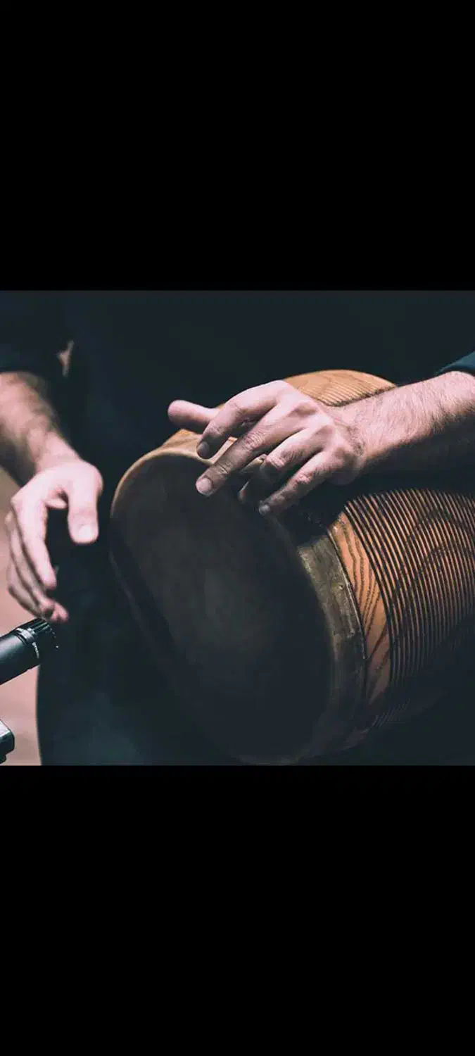 تمبک،تنبک،تم بک در حد آموزشی|سازهای سنتی|اصفهان, باغ دریاچه|دیوار