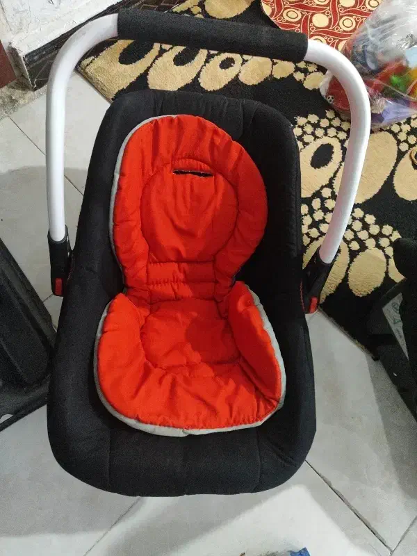 صندلی ماشین بچه|تخت و صندلی بچه|قدس, شهر‌قدس|دیوار