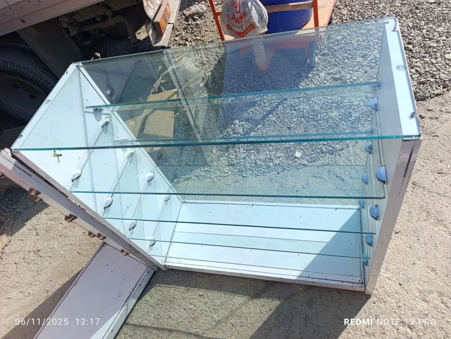 سه عدد ویترین موبایلی و آرایشی و عطر|فروشگاه و مغازه|اسلامشهر, شهرک سعیدیه|دیوار