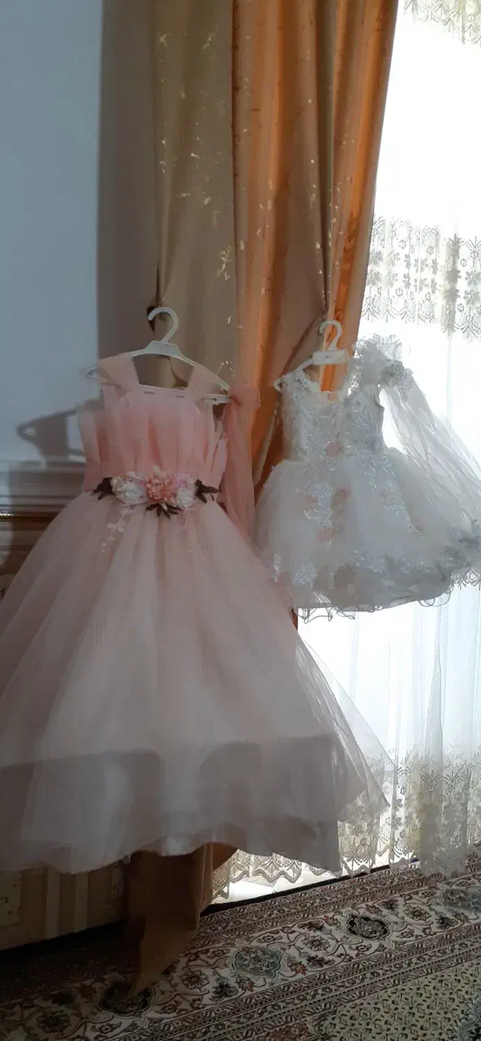 دوعددلباس تور|لباس|سی‌سخت, |دیوار